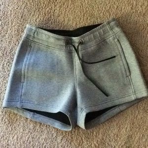 Lululemon On The Fly short